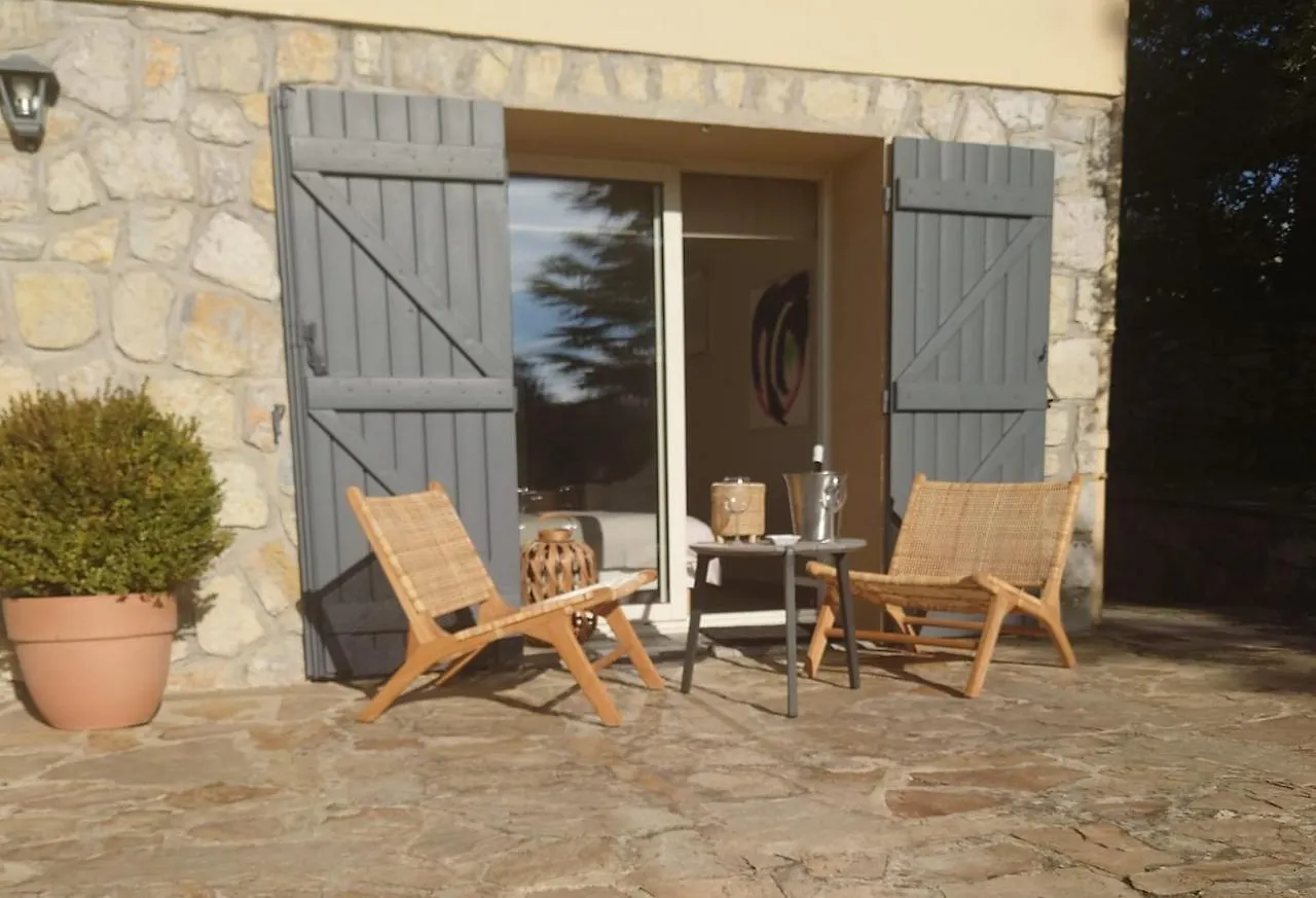 Couette-café Villa San Marco chambre d hôtes Lorgues
